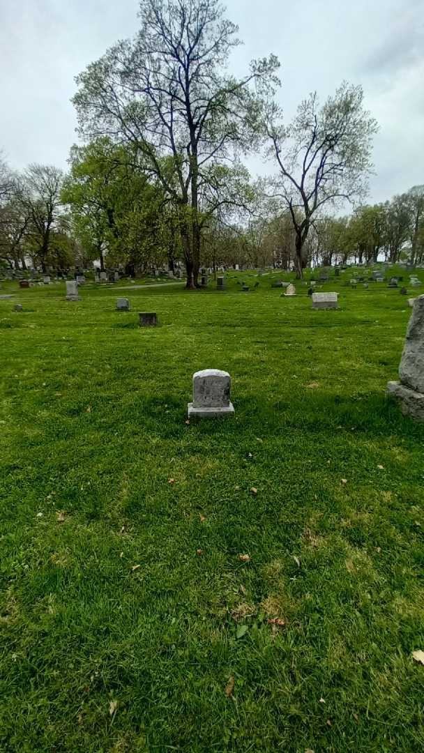 Karl Torrey's grave. Photo 1