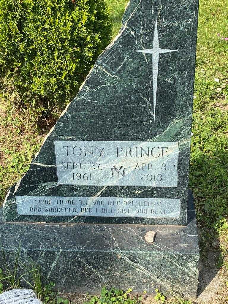 Tony Prince's grave. Photo 3