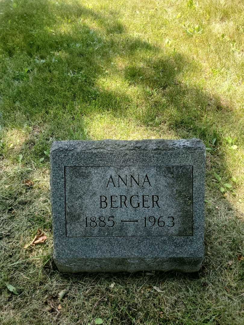 Anna Berger Mueller's grave. Photo 3