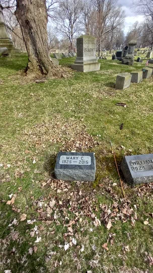 Mary Claire King's grave. Photo 1