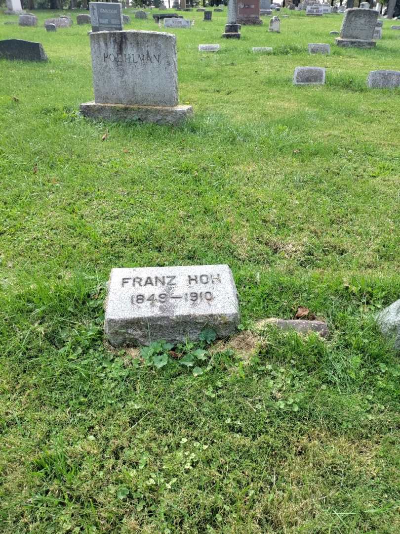 Frank F. Hoh's grave. Photo 1