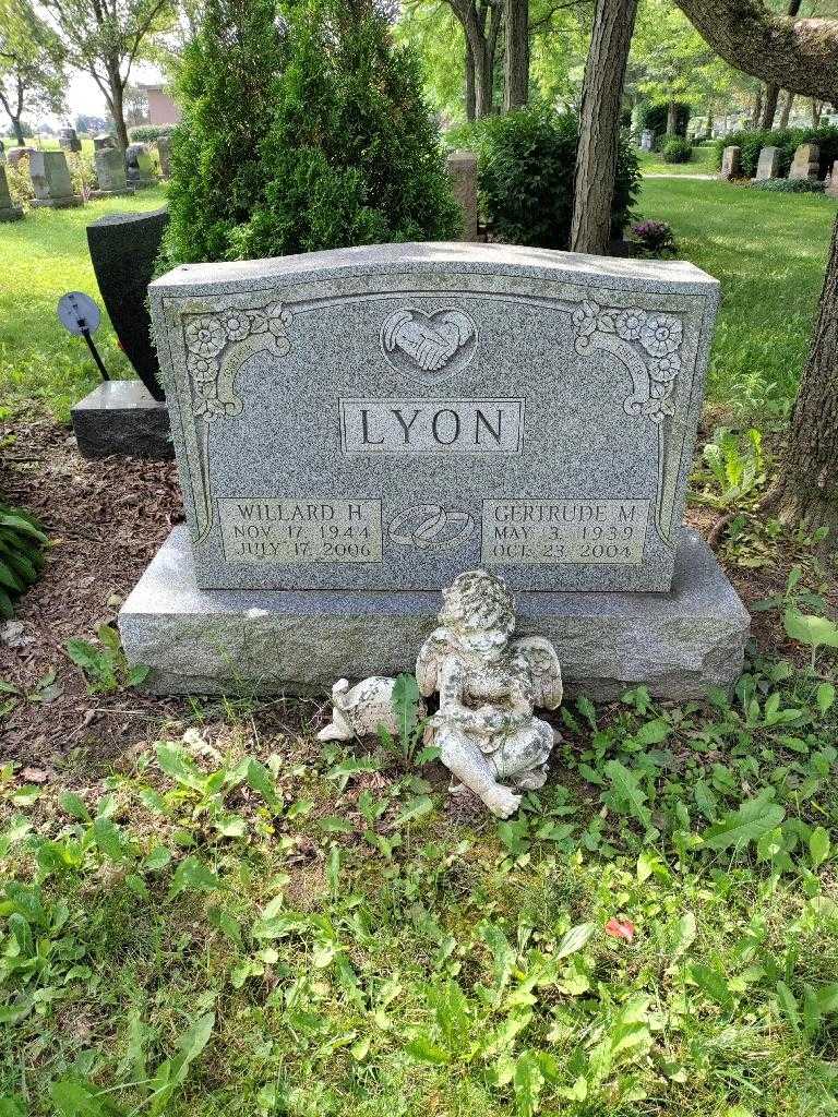 Willard H. Lyon's grave. Photo 2
