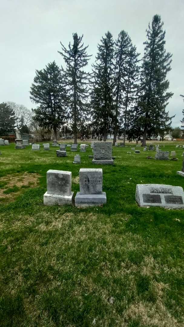 Catherine Funck's grave. Photo 1