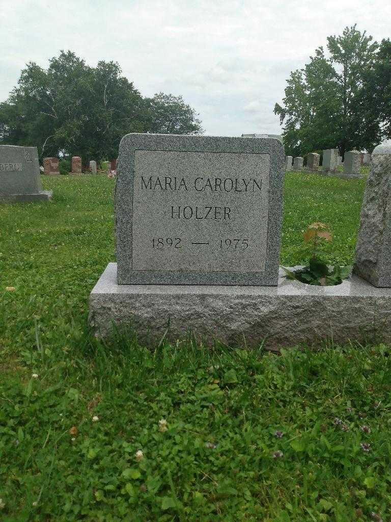 Maria Carolyn Holzer's grave. Photo 1