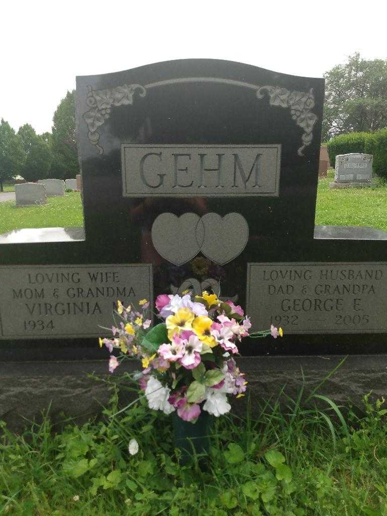 Virginia M. Gehm's grave. Photo 3