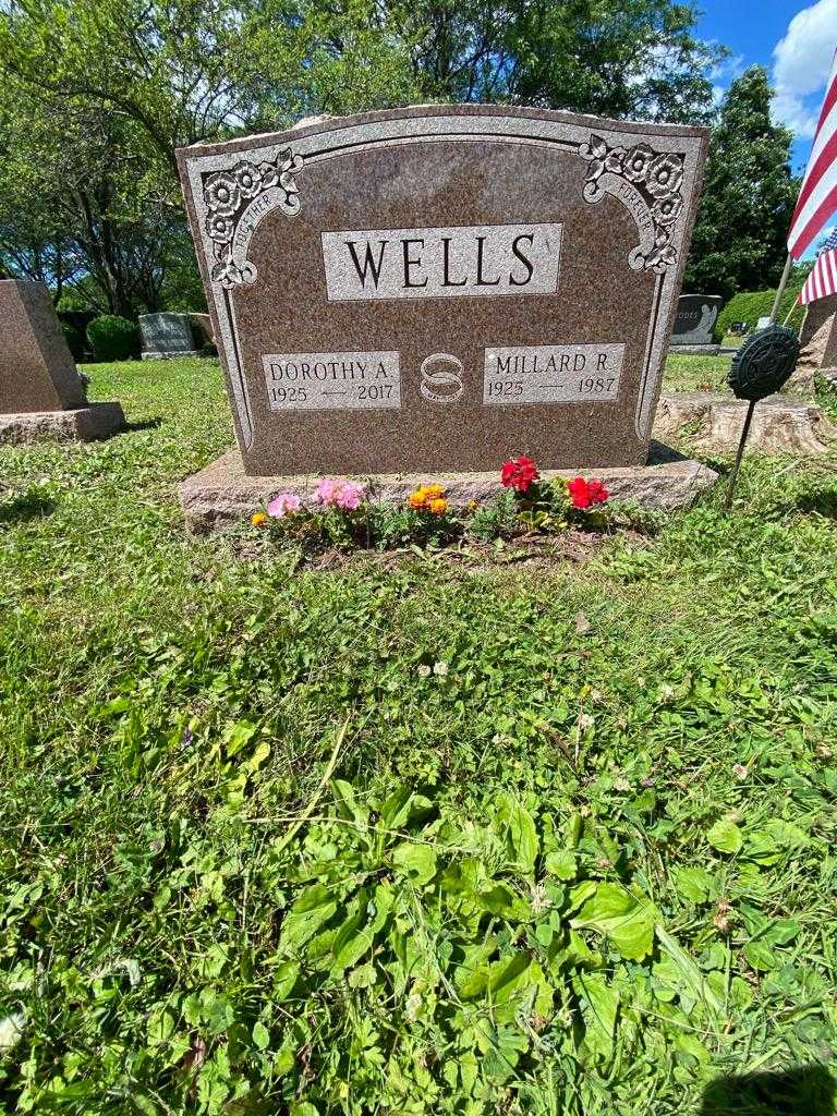 Millard R. Wells's grave. Photo 1