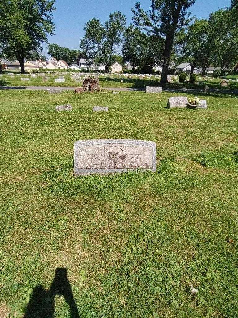 Cora L. Beese's grave. Photo 1