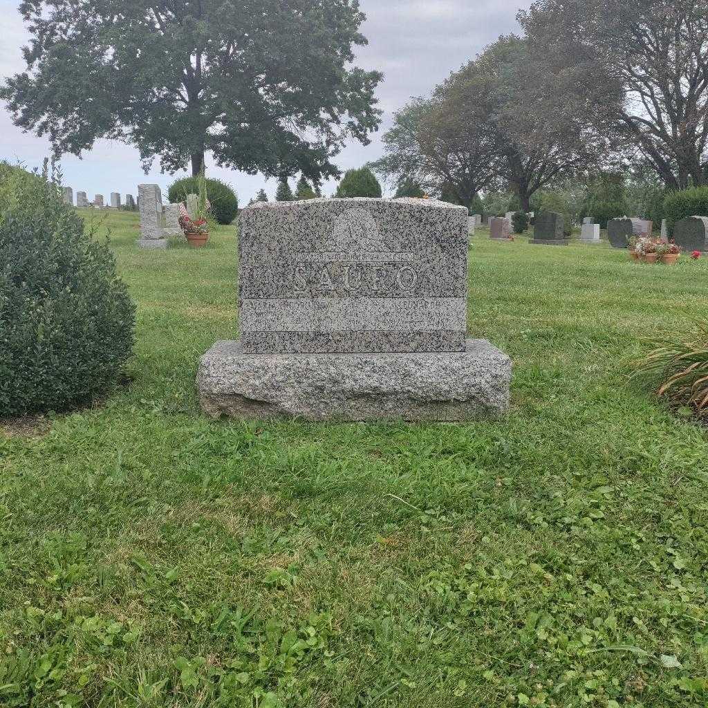 Leonardo Sauro's grave. Photo 2