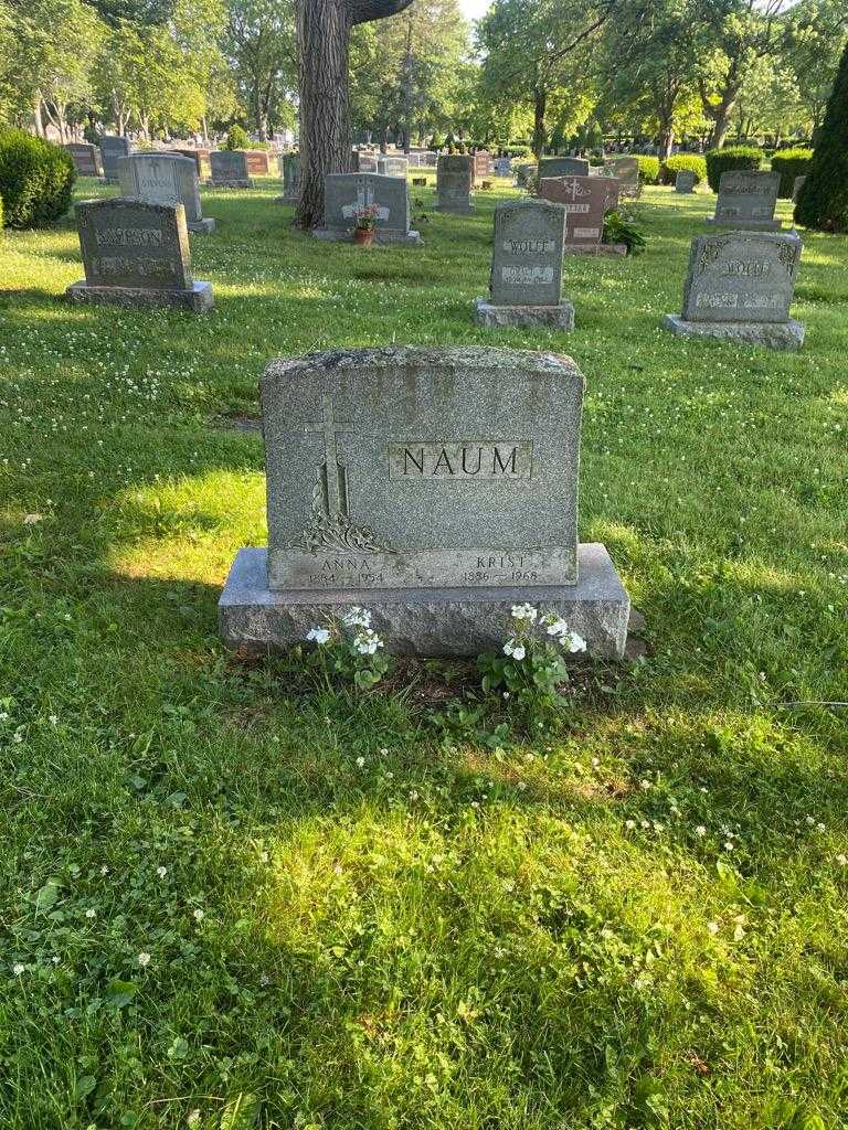 Anna Naum's grave. Photo 2