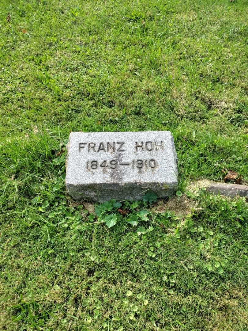 Frank F. Hoh's grave. Photo 2