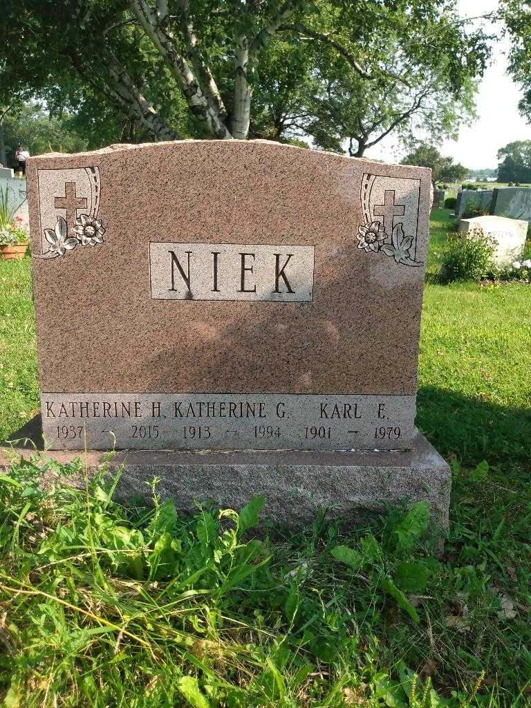 Katherine H. Niek's grave. Photo 3