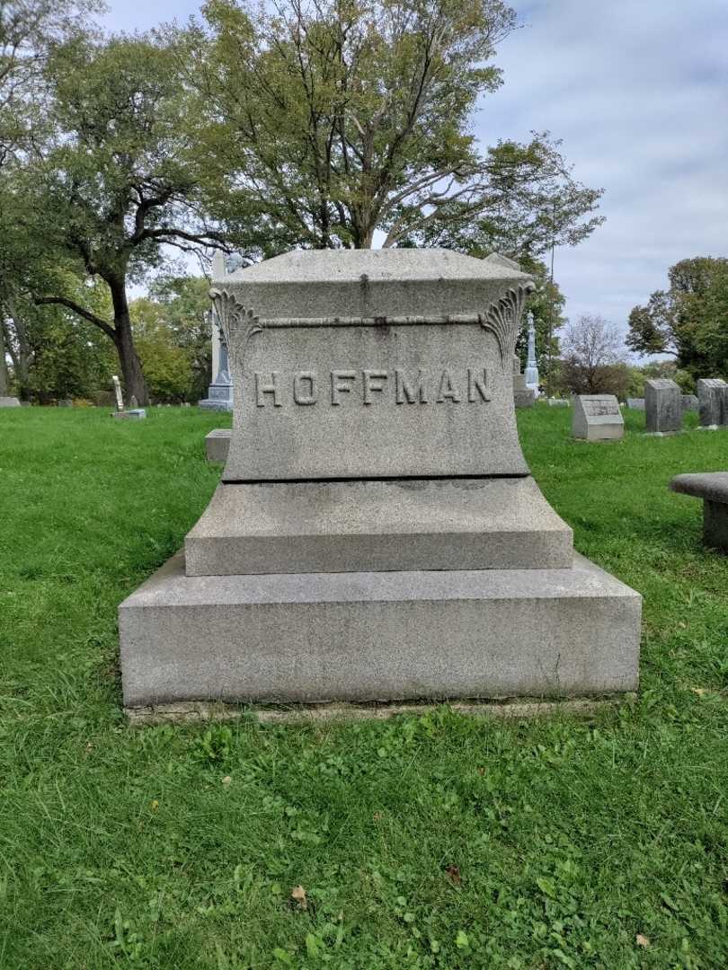 Horace Wirth Hoffman's grave. Photo 4