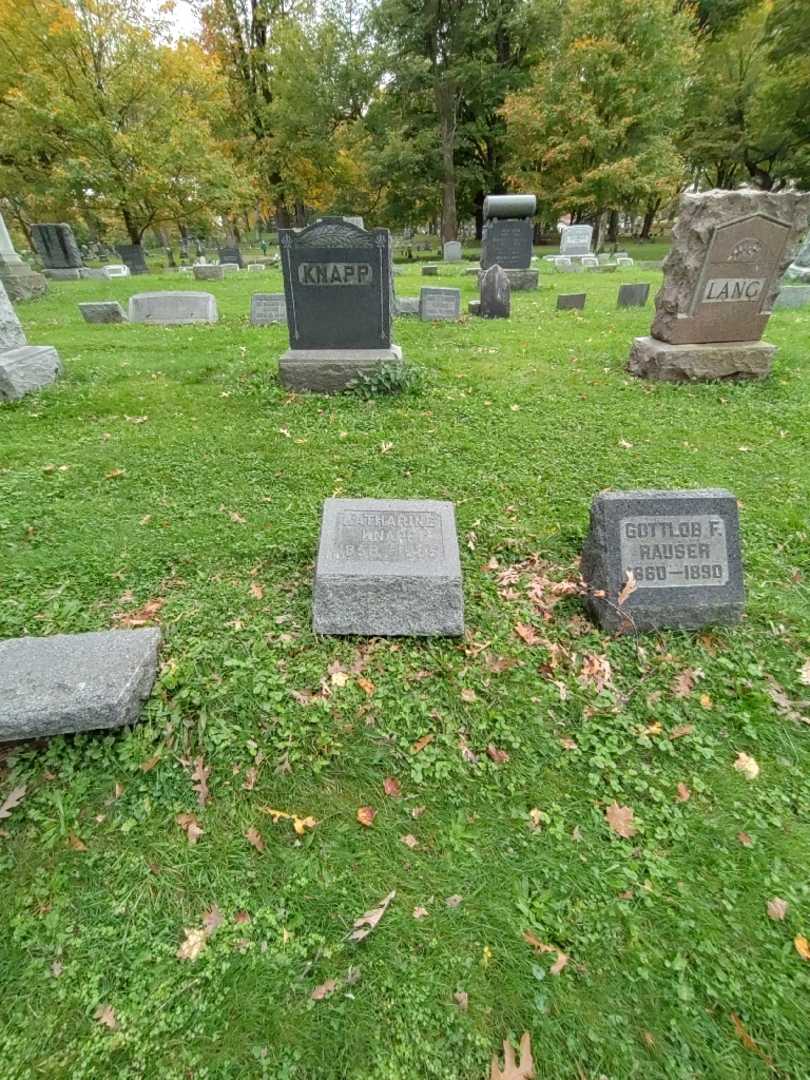 Katherine L. Knapp's grave. Photo 1