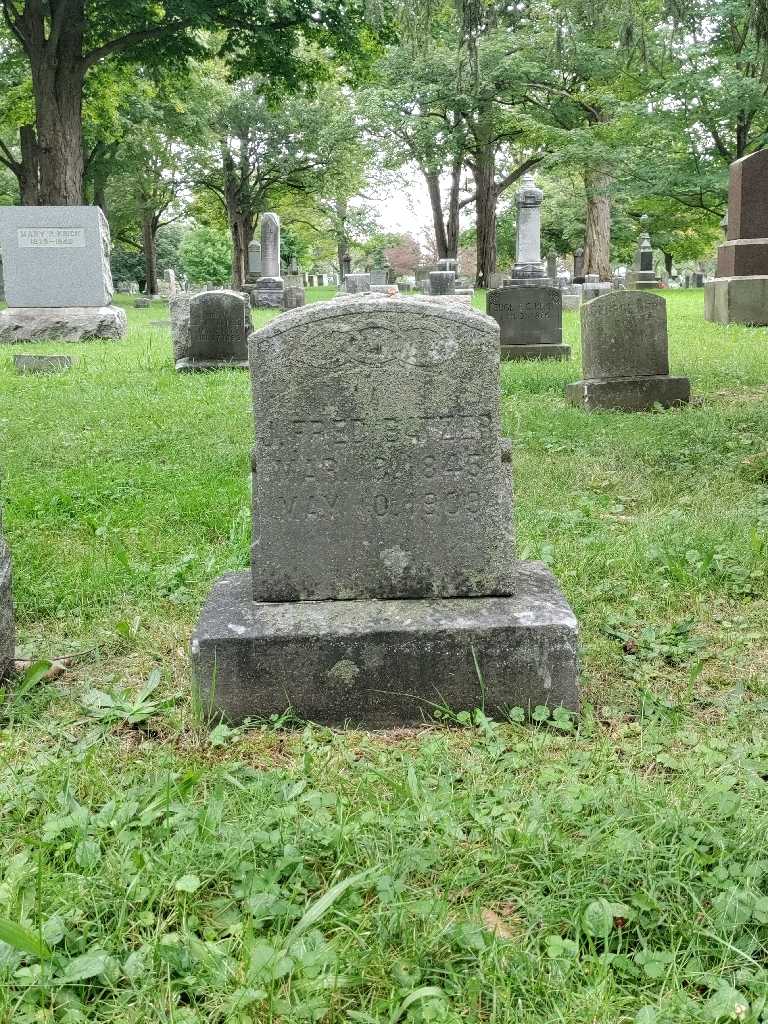 John Fred Batzer's grave. Photo 2