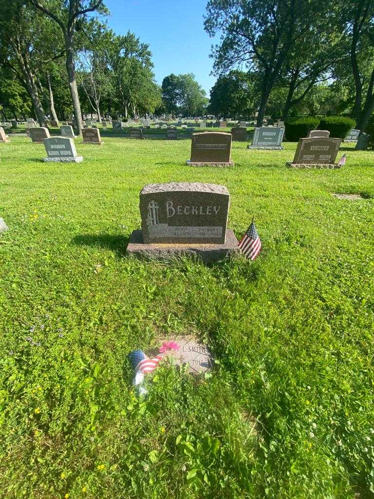 Marie Beckley's grave. Photo 1