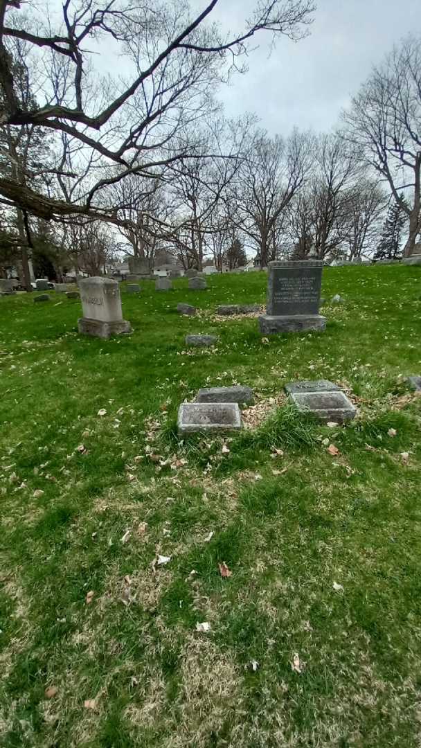 Helen Marie Stetson's grave. Photo 1