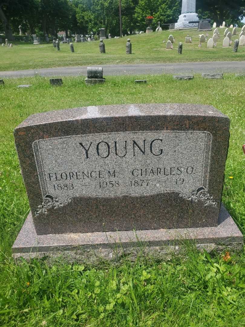 Florence M. Young's grave. Photo 3