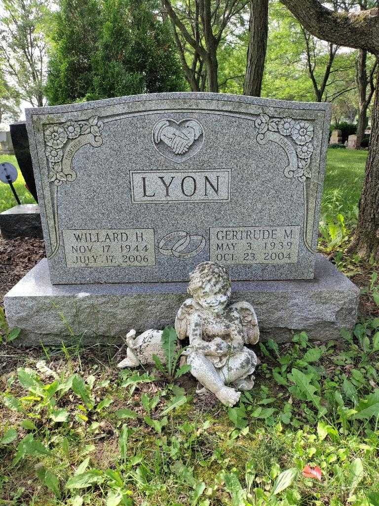 Willard H. Lyon's grave. Photo 3