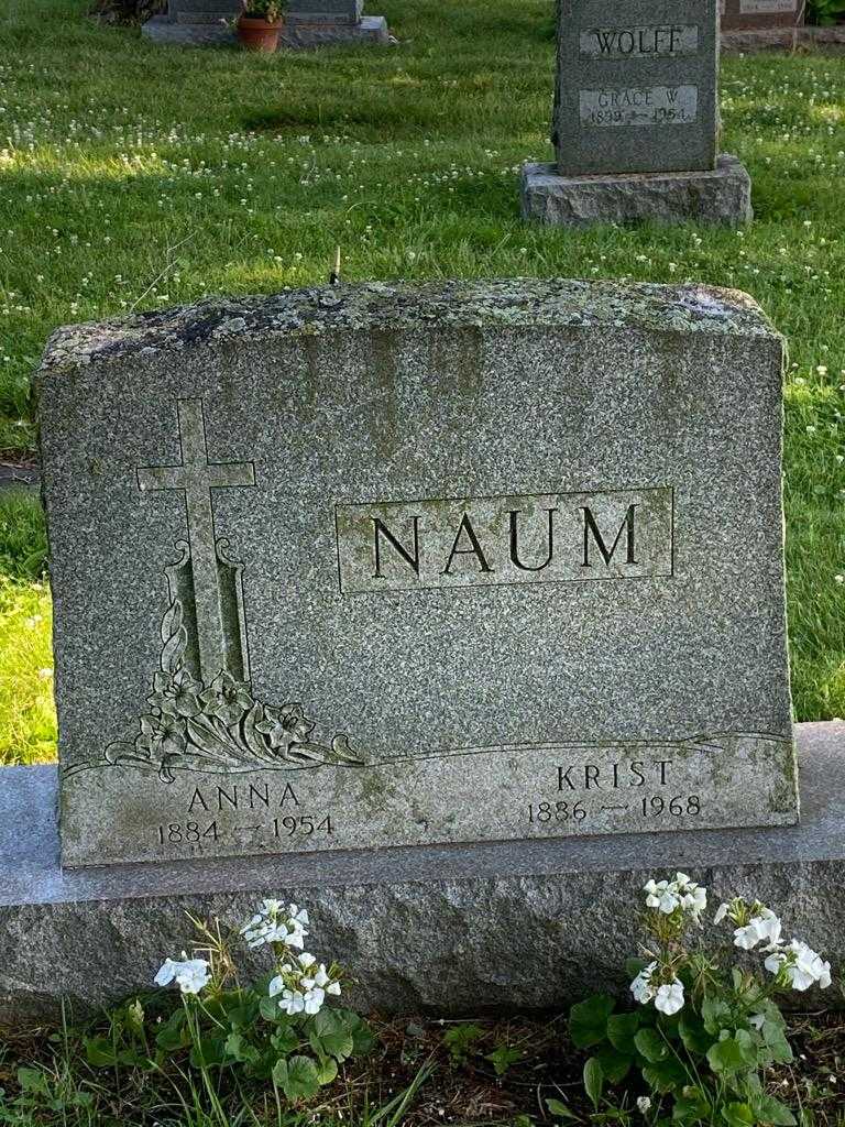 Anna Naum's grave. Photo 3