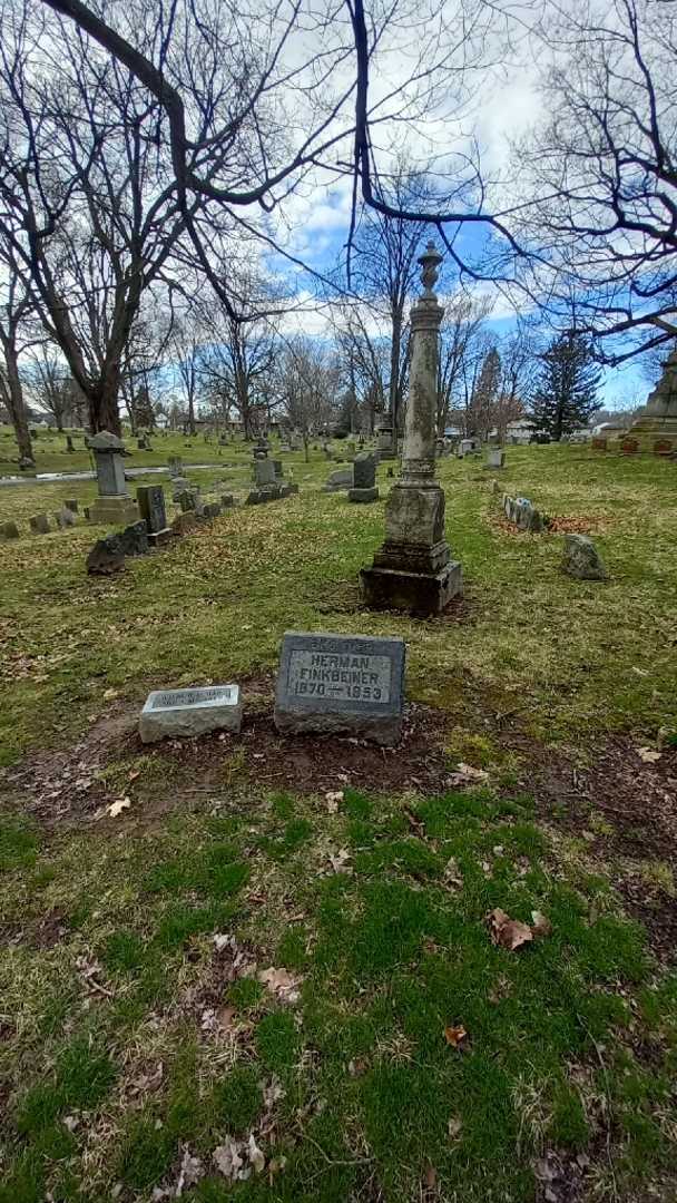 Herman Finkbeiner's grave. Photo 2
