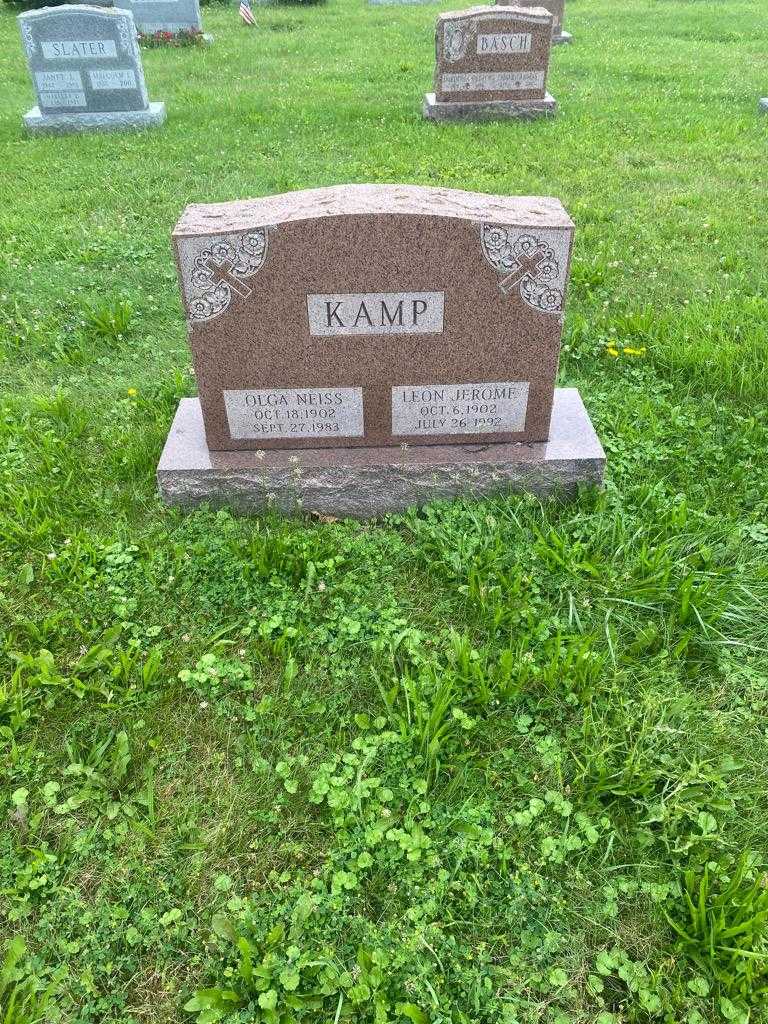 Leon Jerome Kamp's grave. Photo 2