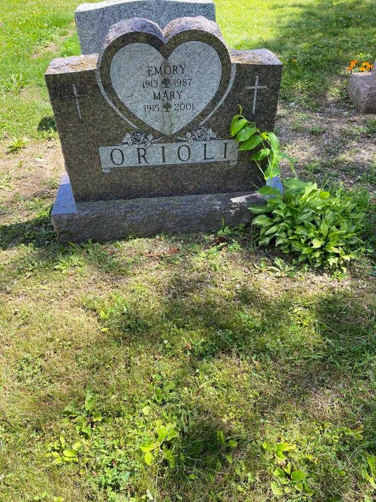 Emory Orioli's grave. Photo 2