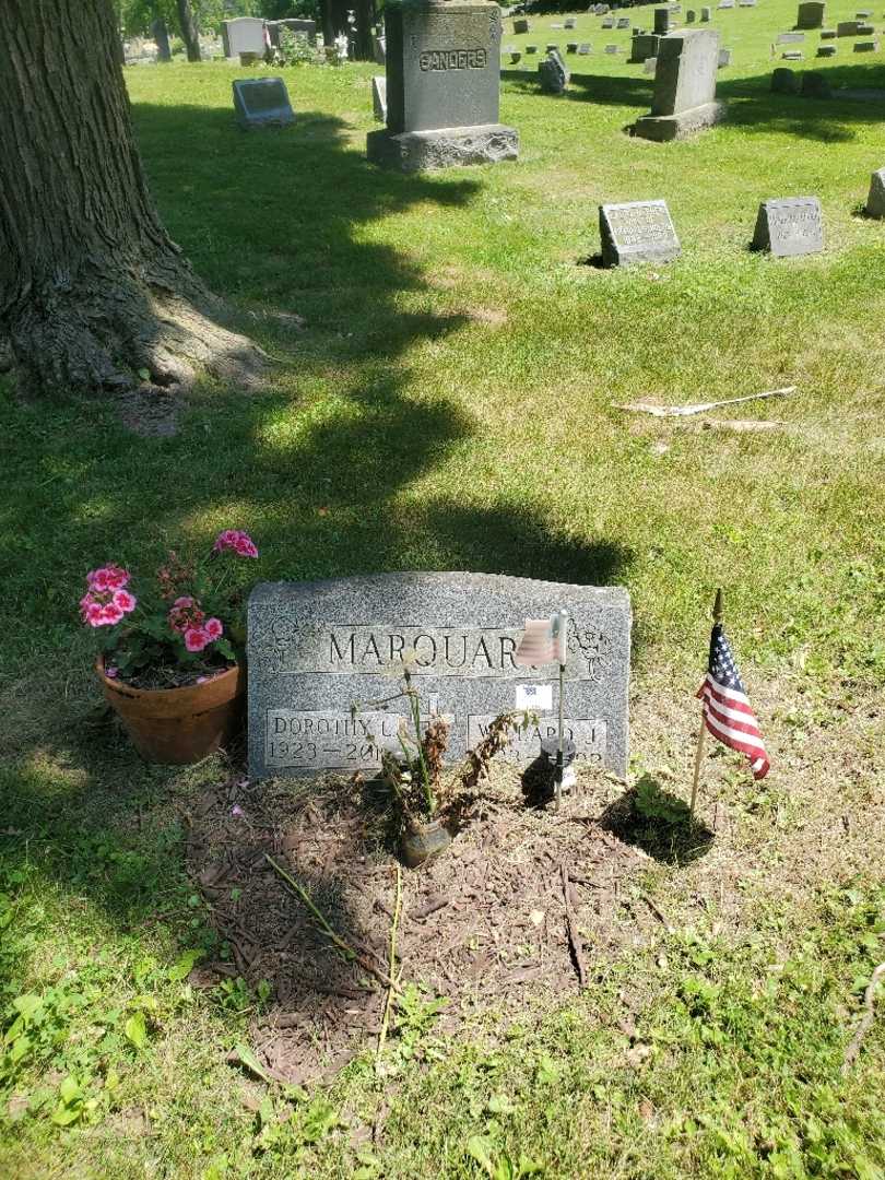 Willard J. Marquart's grave. Photo 2
