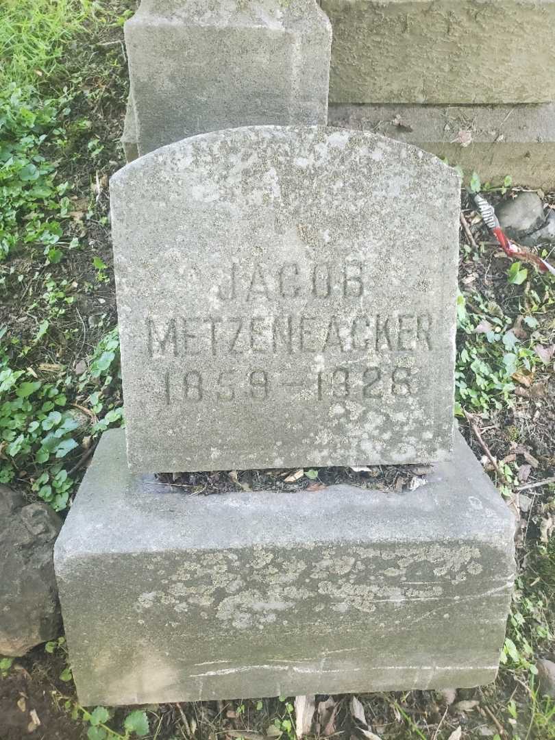 Jacob Metzeneacker's grave. Photo 3