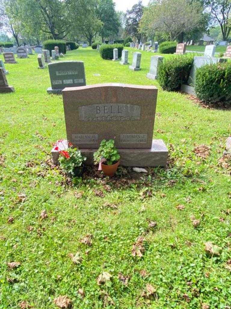 Marian H. Bell's grave. Photo 3