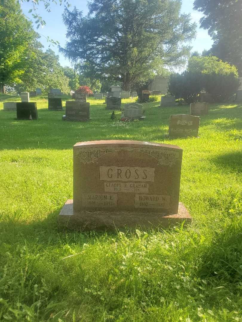 Marion E. Gross's grave. Photo 2