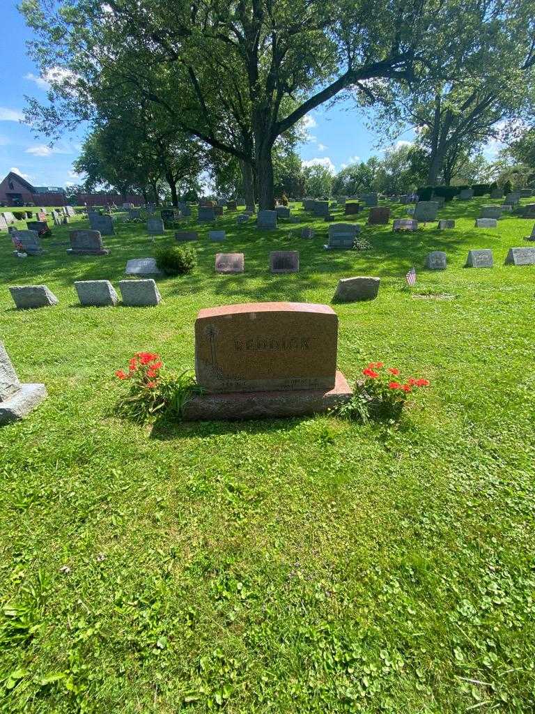 Florence G. Reddick's grave. Photo 1