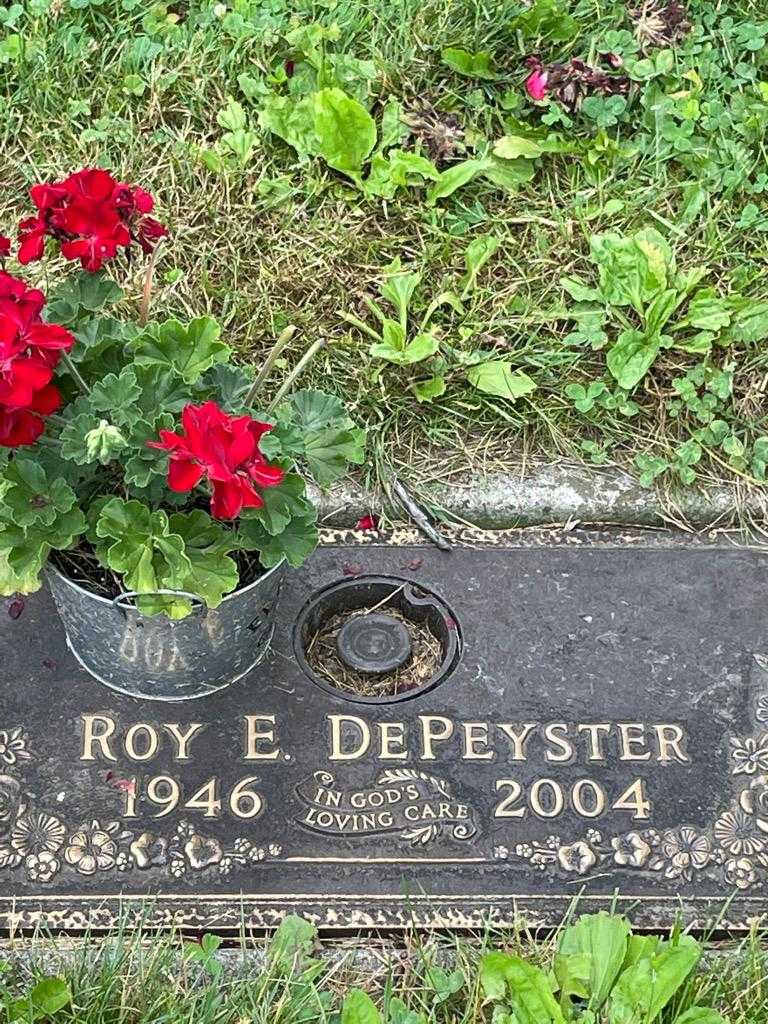 Roy E. DePeyster's grave. Photo 3