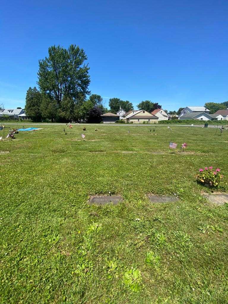 Hobart N. Spencer's grave. Photo 1