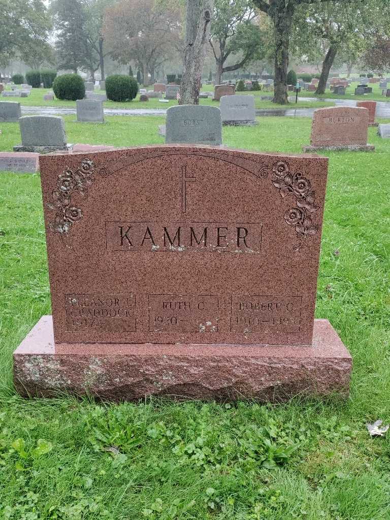 Robert C. Kammer's grave. Photo 2