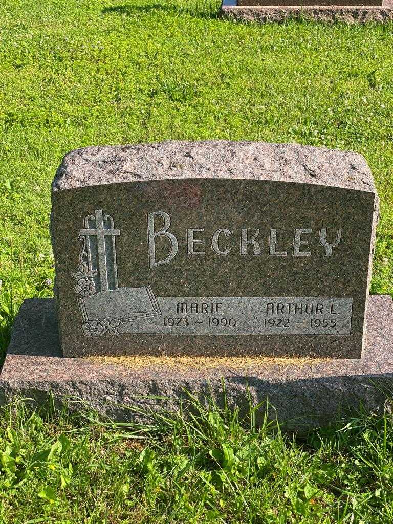 Marie Beckley's grave. Photo 3