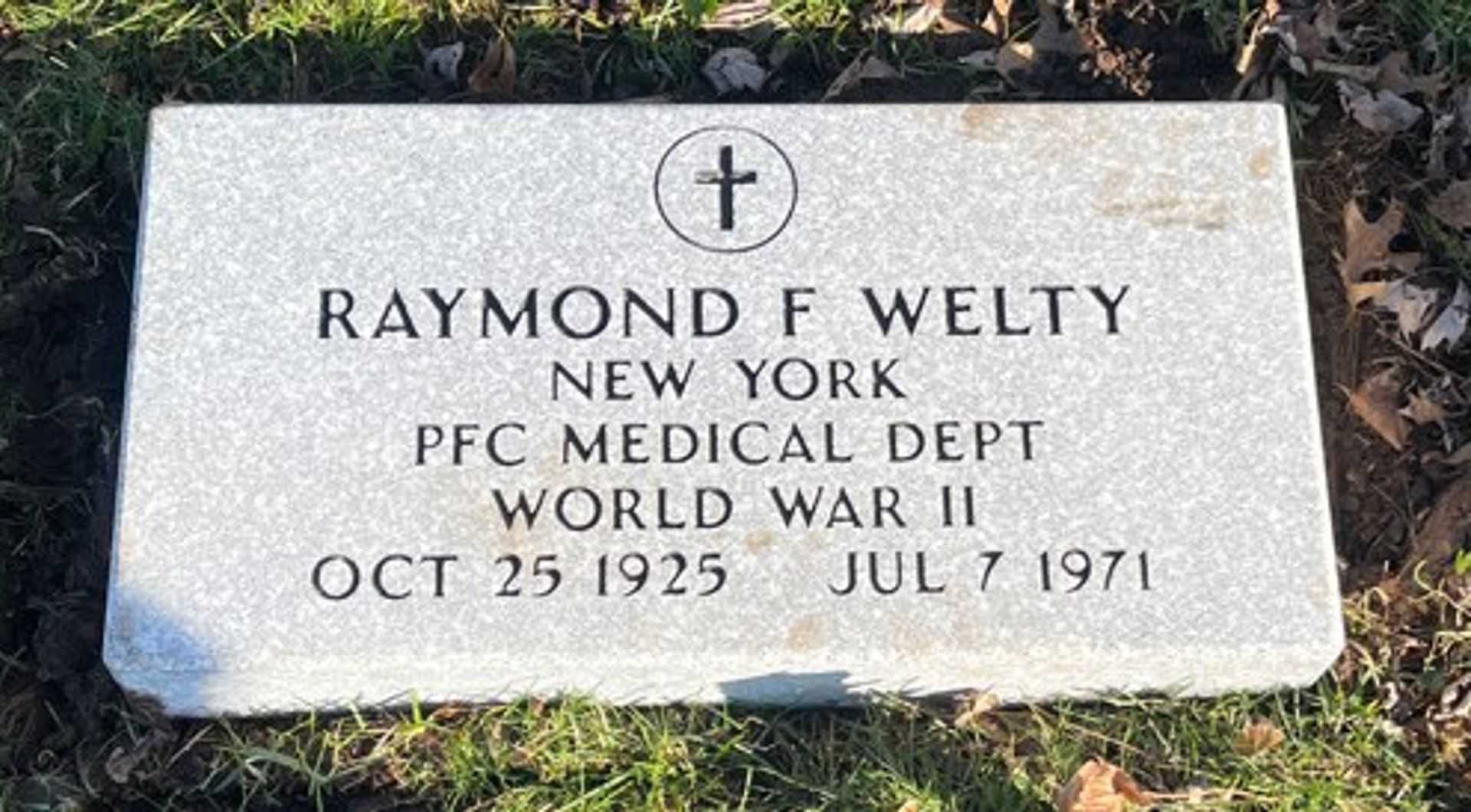 Raymond F. Welty's grave. Photo 1
