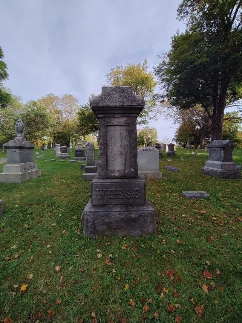 Henry D. Woese's grave. Photo 1