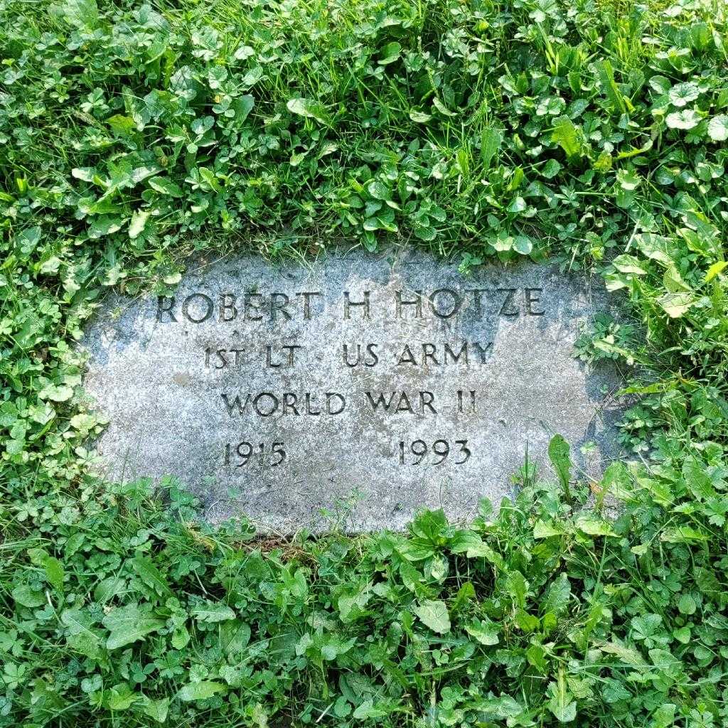 Robert H. Hotze's grave. Photo 3
