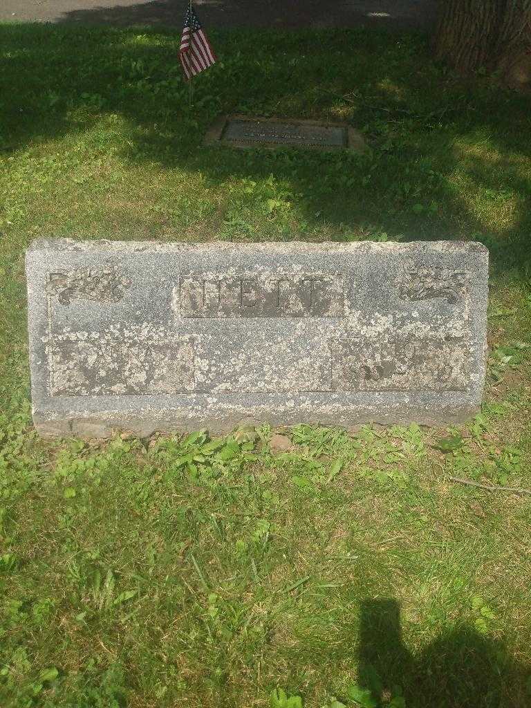 Anna Hett's grave. Photo 3