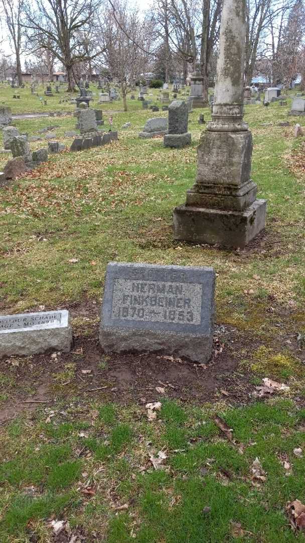 Herman Finkbeiner's grave. Photo 3