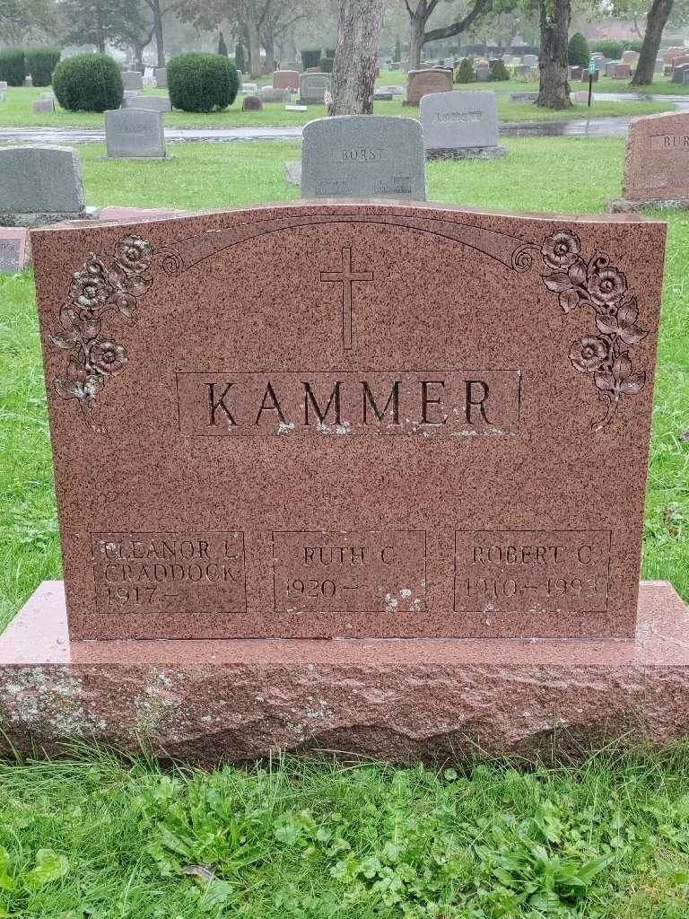Ruth Kammer's grave. Photo 1