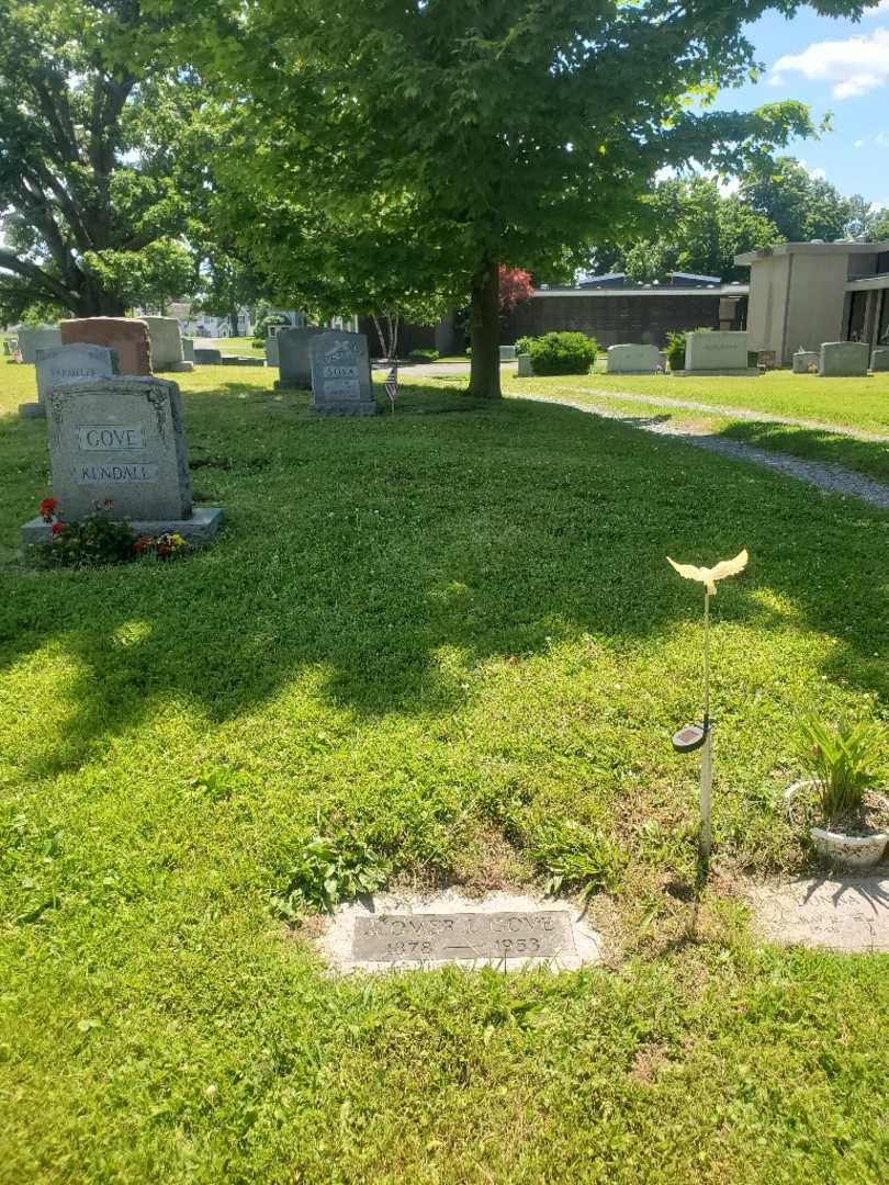 Homer L. Gove's grave. Photo 1