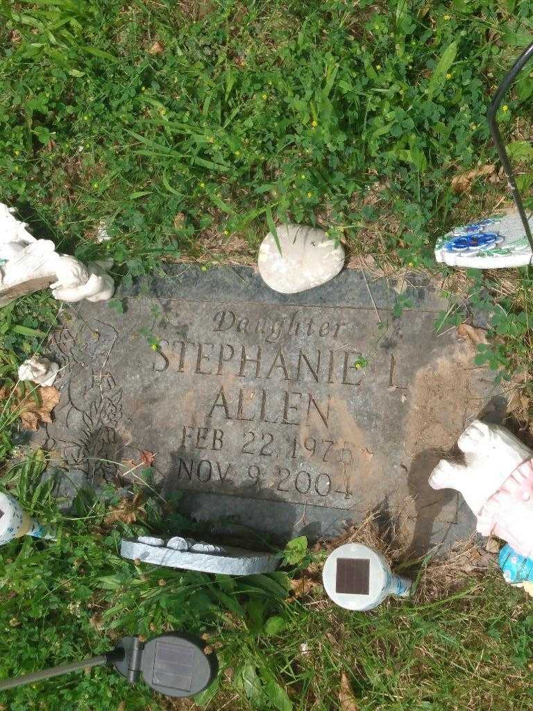 Stephanie L. Allen's grave. Photo 4