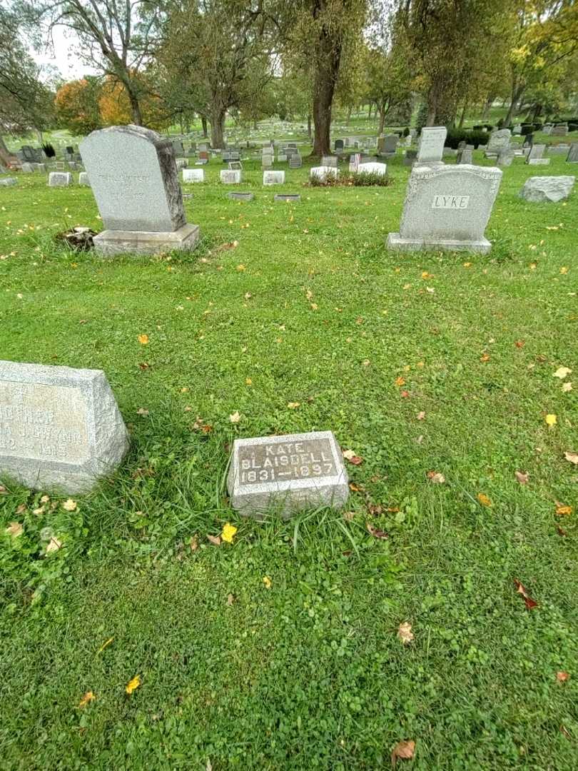 Kate Blaisdell's grave. Photo 1