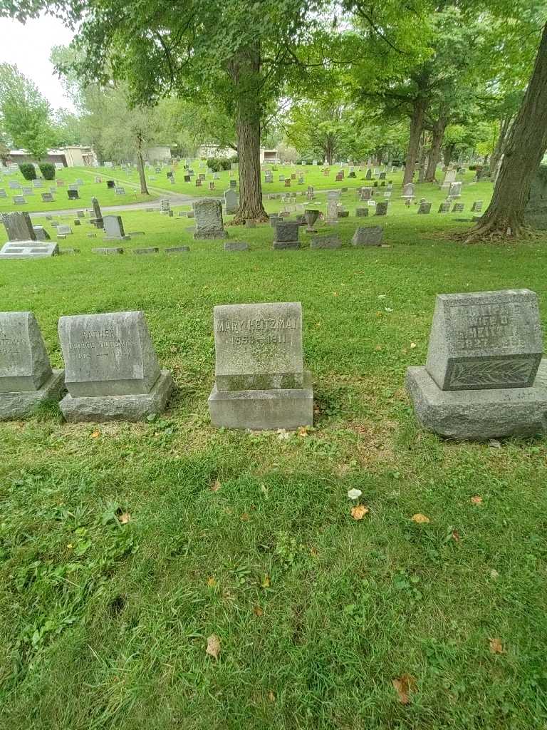 Mary Heitzman's grave. Photo 1