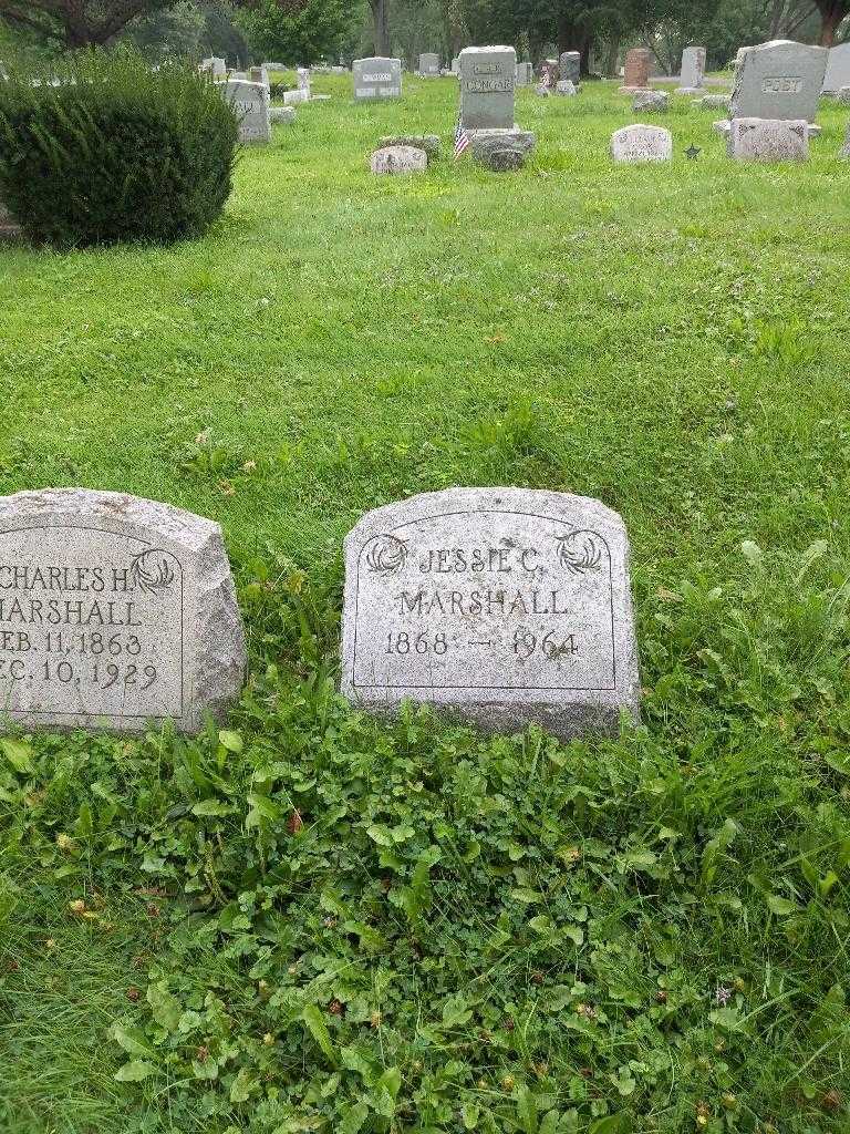 Jessie C. Marshall's grave. Photo 2