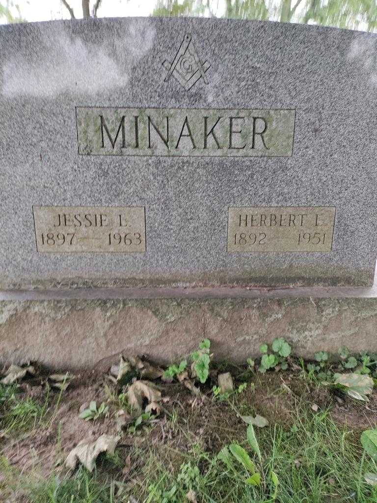 Jessie L. Minaker's grave. Photo 3
