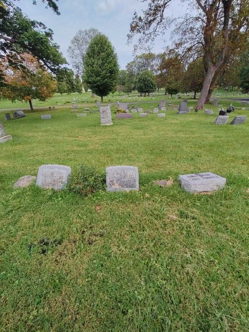 Merle L. Abbott's grave. Photo 1