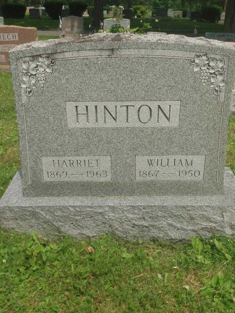 William Hinton's grave. Photo 3