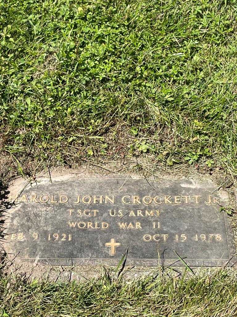 Harold John Crockett Junior's grave. Photo 1